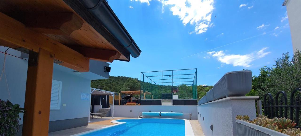 Villa Freya - Vacation House Slatine Buitenkant foto