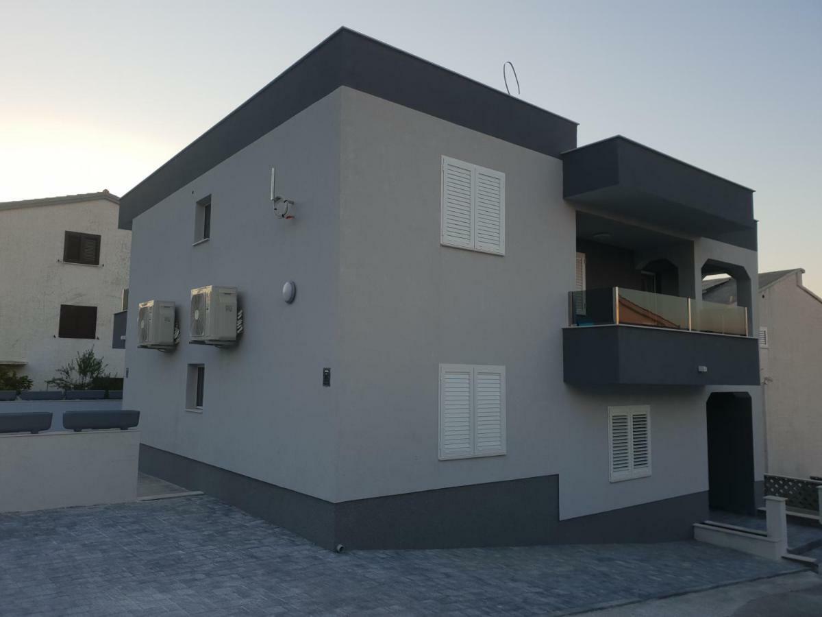 Villa Freya - Vacation House Slatine Buitenkant foto