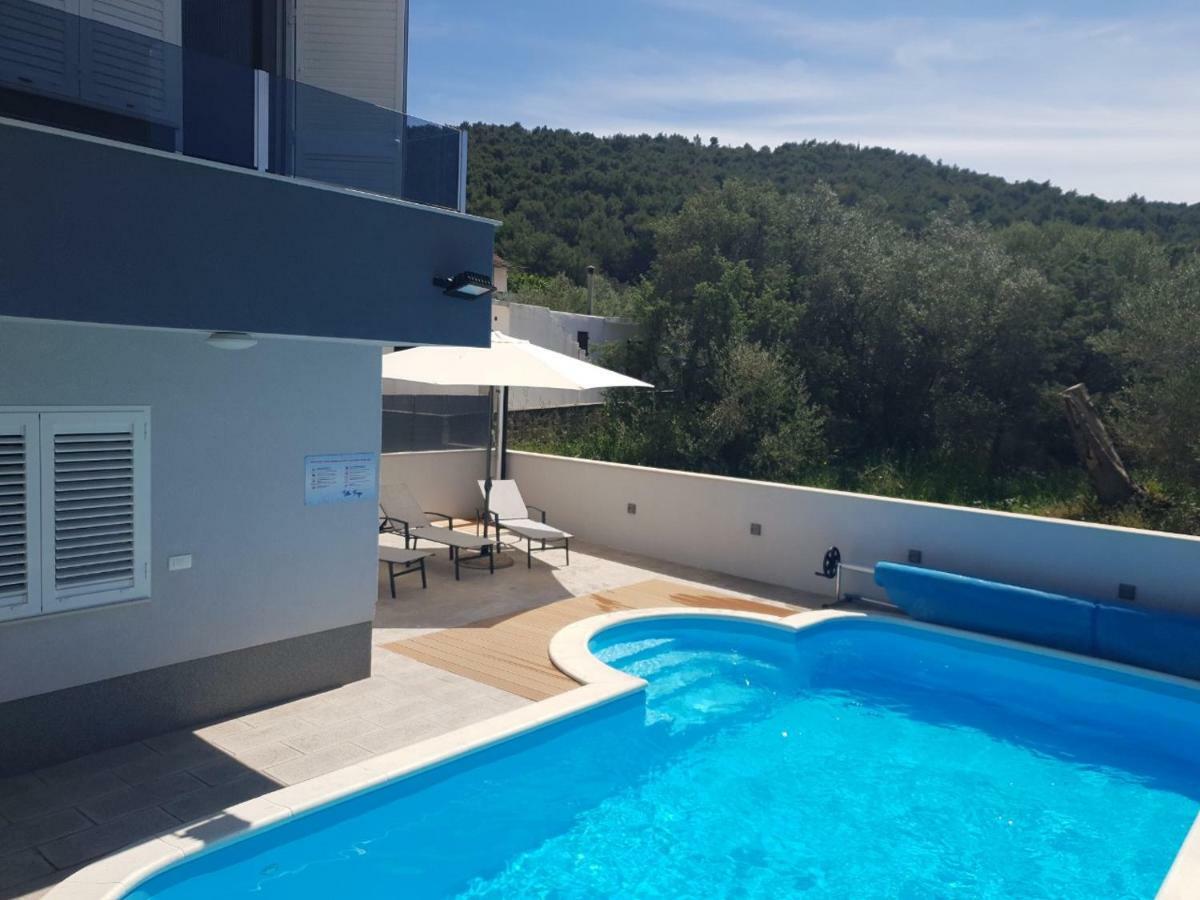 Villa Freya - Vacation House Slatine Buitenkant foto